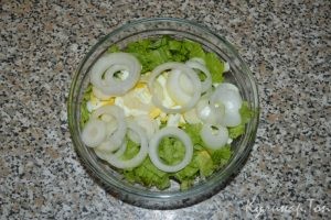 Салат со шпротами и авокадо