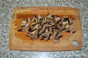 Салат со шпротами и авокадо