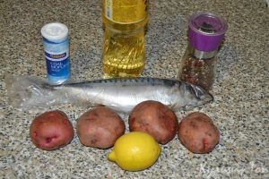 Скумбрия на картофельной подушке с лимоном
