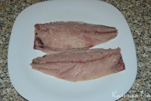 Скумбрия на картофельной подушке с лимоном