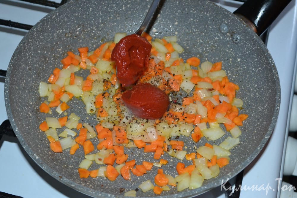 Солянка с копченой говядиной