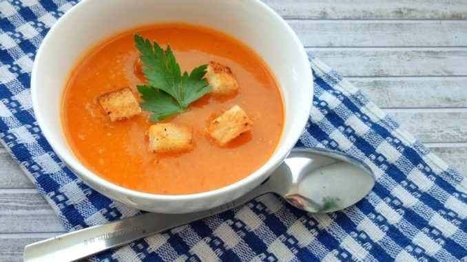 Суп-пюре из чечевицы на курином бульоне Суп-пюре из чечевицы на курином бульоне