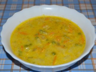 Суп с овощами и плавленый сыром