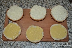 Бургеры с куриной колбасой