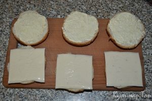 Бургеры с куриной колбасой