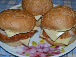 Бургеры с куриной колбасой