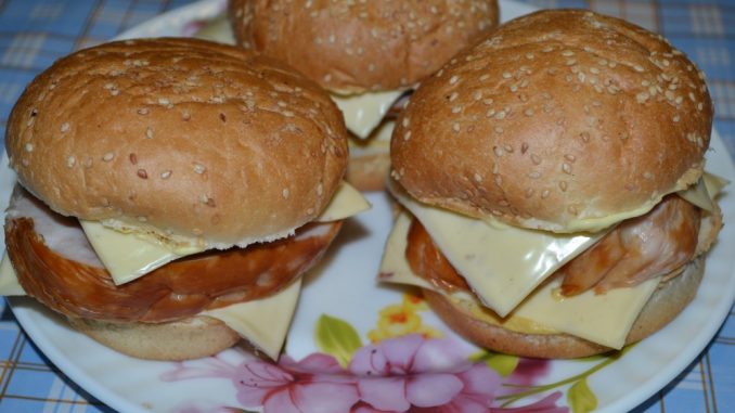 Бургеры с куриной колбасой-09 Бургеры с куриной колбасой