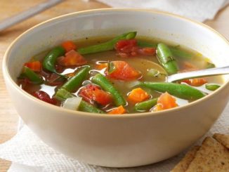 Куриный суп с овощами и фасолью