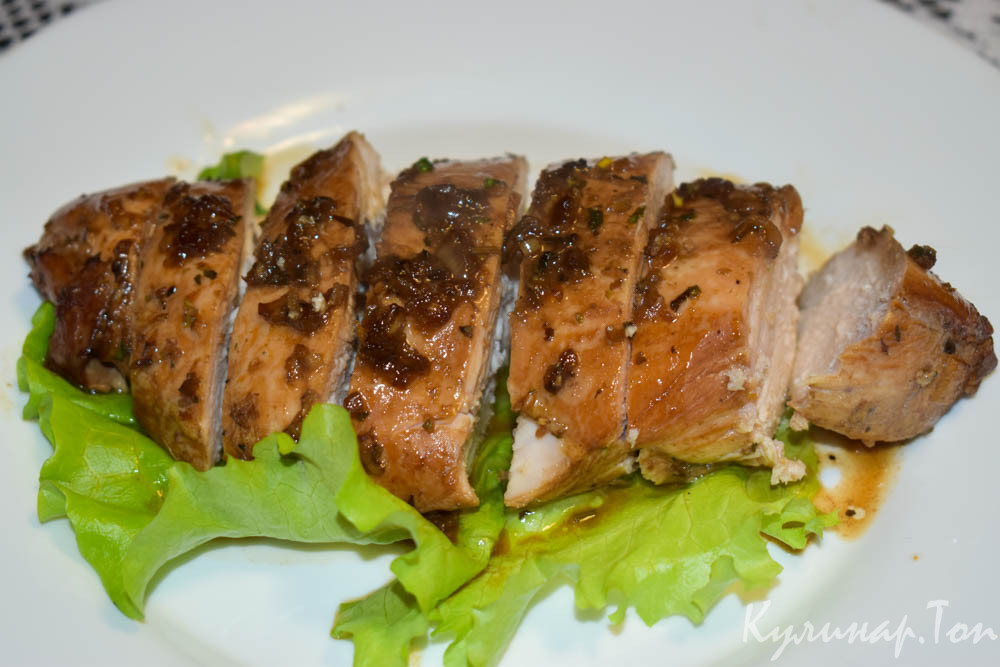 Маринованная куриная грудка, запеченная в духовке