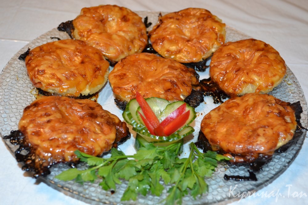 Отбивные из говядины с сыром и ананасом