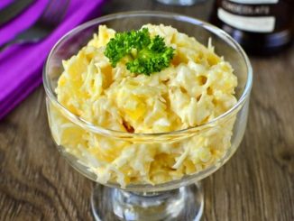 Салат из ананасов с чесноком