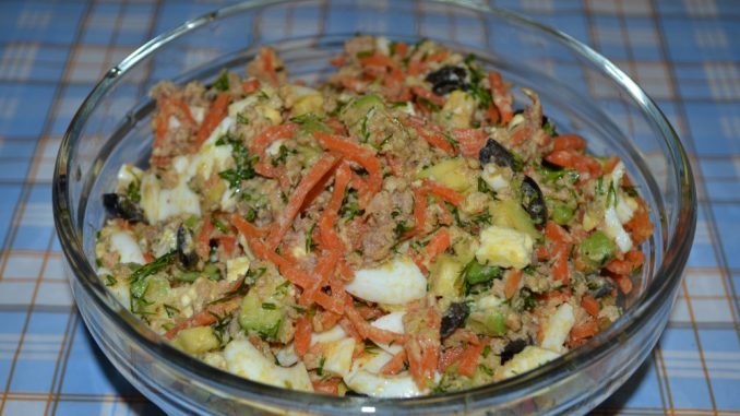 Салат с тунцом, морковью по-корейски и маслинами-05 Салат с тунцом, морковью по-корейски и маслинами