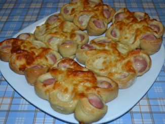 Сосиски в тесте с сыром