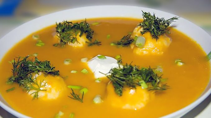 Суп с тыквой и куриными фрикадельками Суп с тыквой и куриными фрикадельками