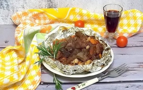 Свинина в вине с овощами и белой фасолью Свинина в вине с овощами и белой фасолью