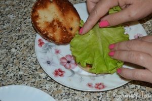 Бургеры с жареным беконом