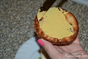 Бургеры с жареным беконом