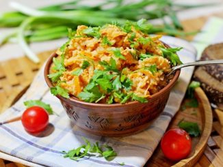 Капустняк с фаршем в мультиварке