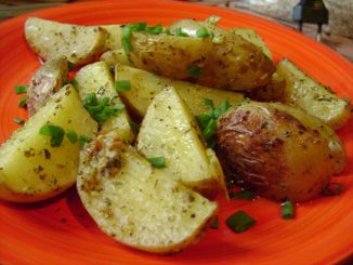 Картофель, запеченный с чесноком