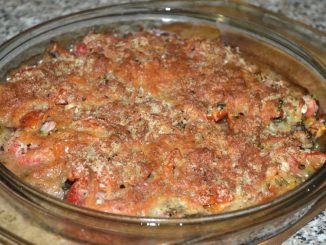 Морепродукты, запеченные с помидорами
