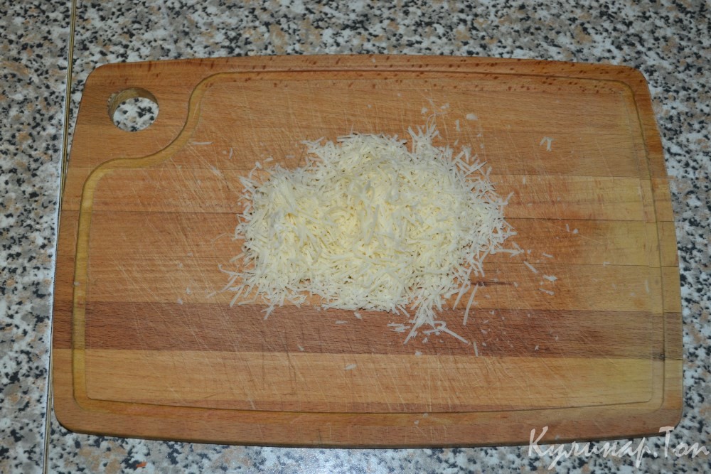 Паста с охотничьими колбасками и томатным соусом