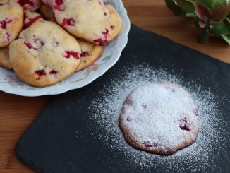 Печенье с красной смородиной