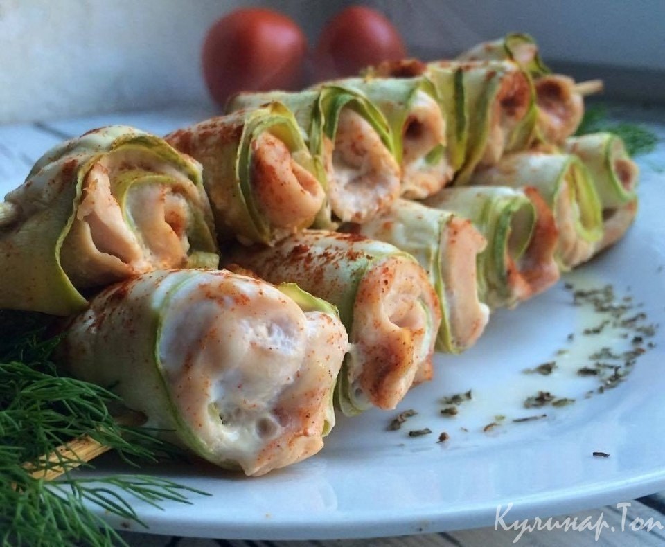 Рулетики из кабачков с куриным мясом
