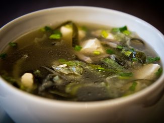Суп с морской капустой и грибами