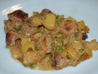Свинина с овощами в сметане