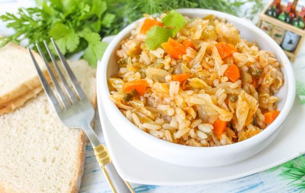Тушеная капуста с рисом Тушеная капуста с рисом