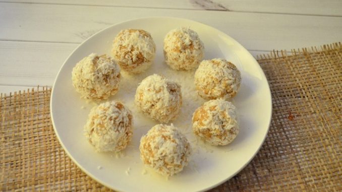Творожные конфеты с кокосом и арахисовой пастой Творожные конфеты с кокосом и арахисовой пастой