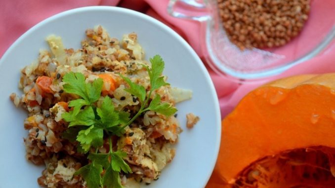 Запеченная гречневая каша с курицей и тыквой Запеченная гречневая каша с курицей и тыквой