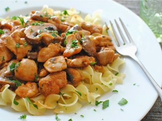 Бефстроганов из мяса курицы