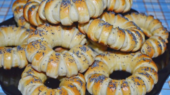 Булочки-колечки с маком и сахаром-08 Булочки-колечки с маком и сахаром