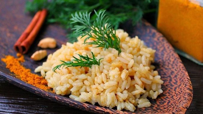 Индийский рис с пряностями Индийский рис с пряностями