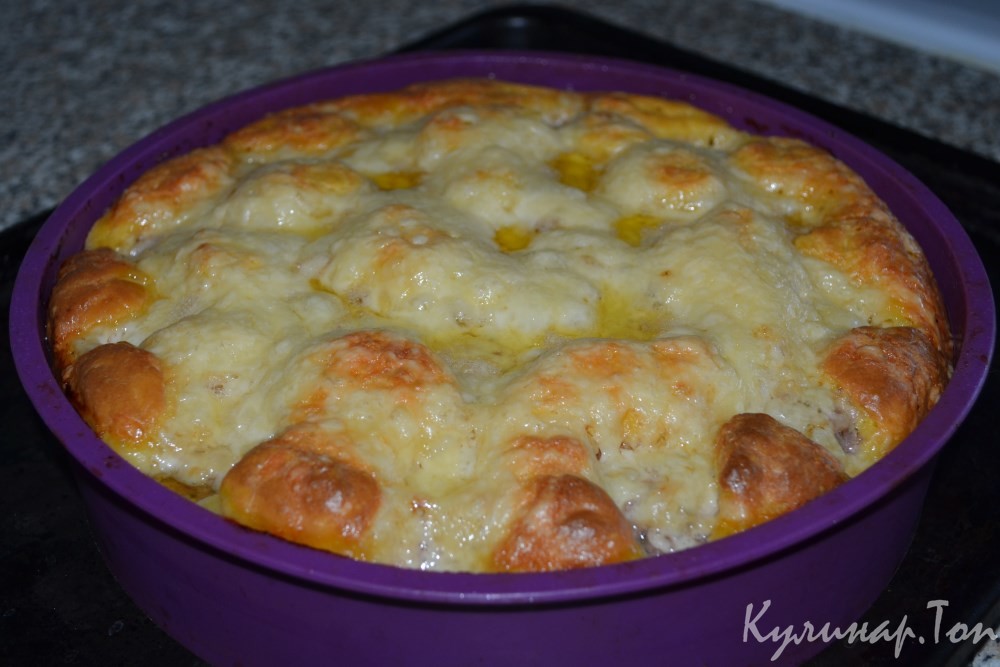 Пирог с фрикадельками