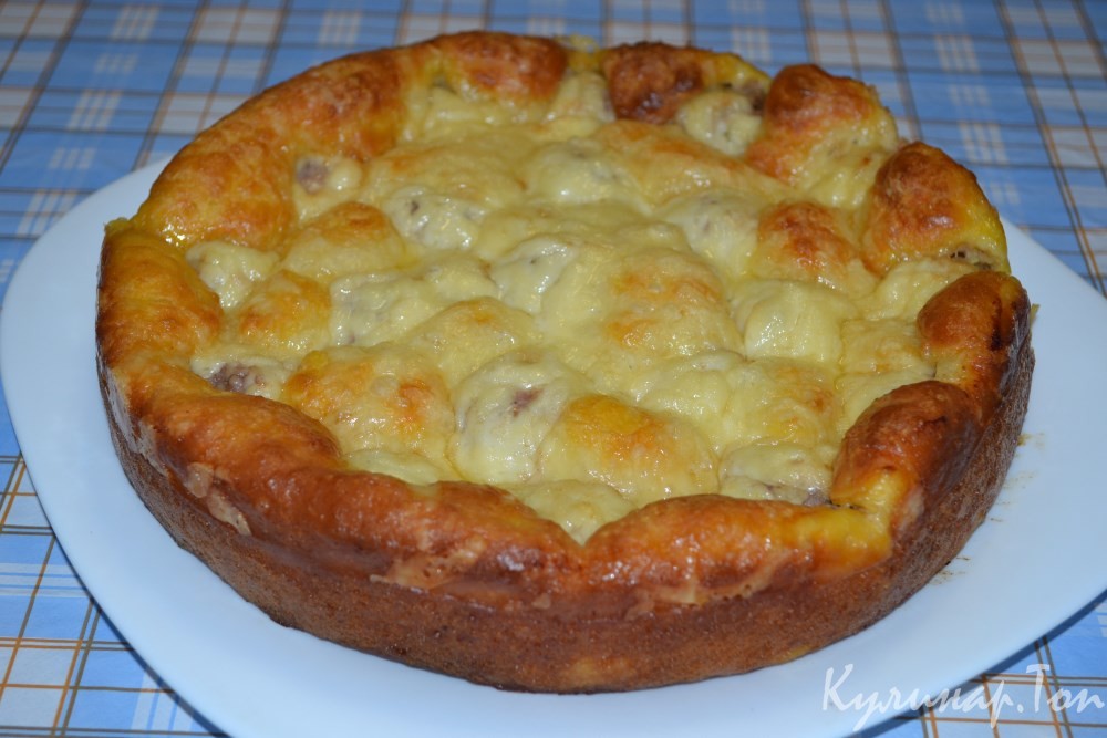 Пирог с фрикадельками