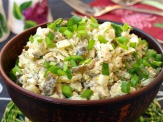 Салат с индейкой и шампиньонами