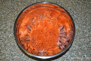 Салат с корейской морковью и авокадо