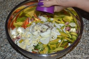 Салат с корейской морковью и авокадо