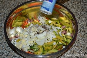 Салат с корейской морковью и авокадо