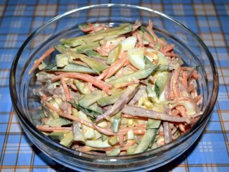 Салат с корейской морковью и авокадо