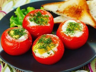 Яичница в помидоре в мультиварке