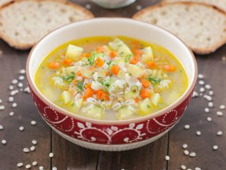 Куриный суп с сельдереем и перловкой