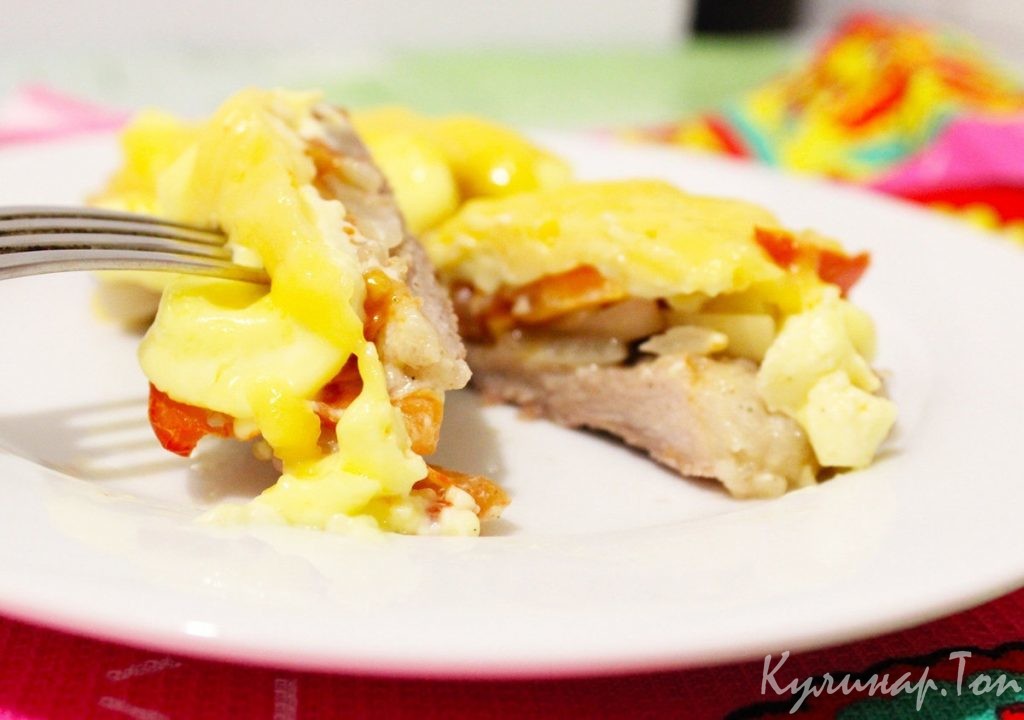 Мясо по-французски с ананасами