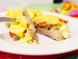 Мясо по-французски с ананасами