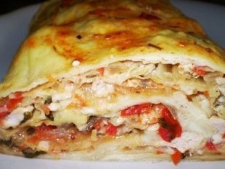 Пирог из лаваша с курицей, помидорами и картофелем