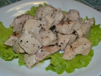 Шашлык из куриной грудки в рукаве