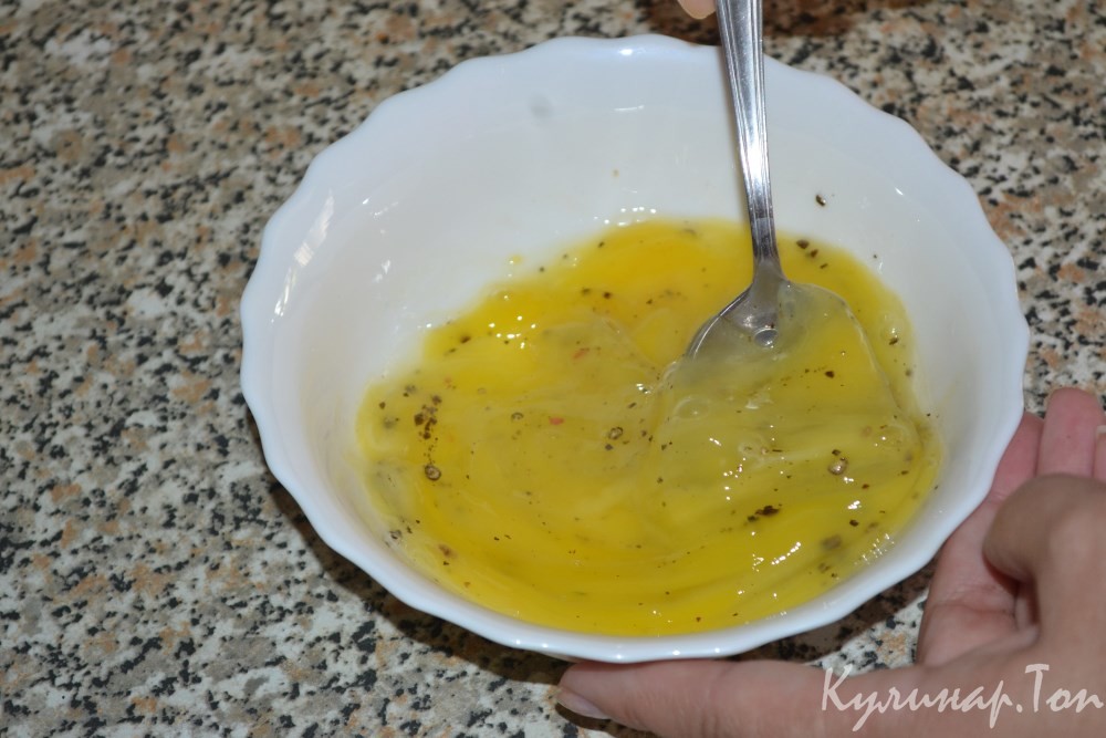 Яичница с фасолью и сыром