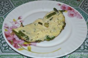 Яичница с фасолью и сыром